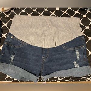 Maternity shorts
